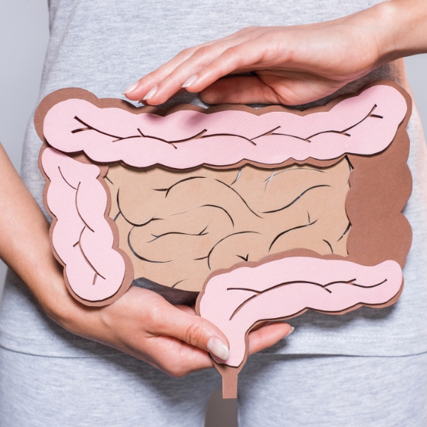 colon-femme femme mal de ventre